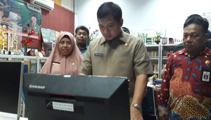 2020, Pj Walikota Makassar Jadi Pengunjung Pertama Perpustakaan
