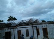 Rumah Rusak dan Pohon Tumbang Akibat Hujan Deras Disertai Angin Kencang di Parepare