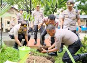 Hanya 10 Hari Polda Sulsel Tanam 22,465 Pohon, Kapolri Apresiasi dengan Eboni