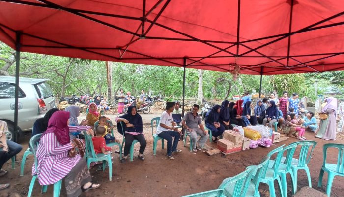 Pemuda Batangmata Sapo Beri Bantuan ke Korban Kebakaran di Selayar