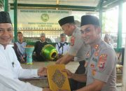 Kapolres Bersama Kejari Soppeng Masuk Ponpes Bawa Al-Qur’an