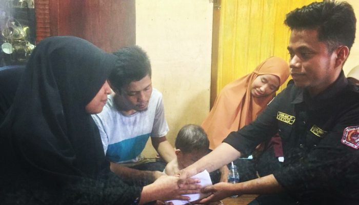Jantung Anak Kecil Ini Bocor Butuh Uluran Tangan, HIMILP STISIPM Sinjai Peduli