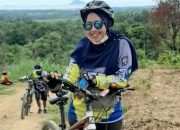 Ribuan Goweser Jalajahi Kabupaten Bone, Termasuk Satpol PP ‘Cantik’ Asal Sinjai Ini