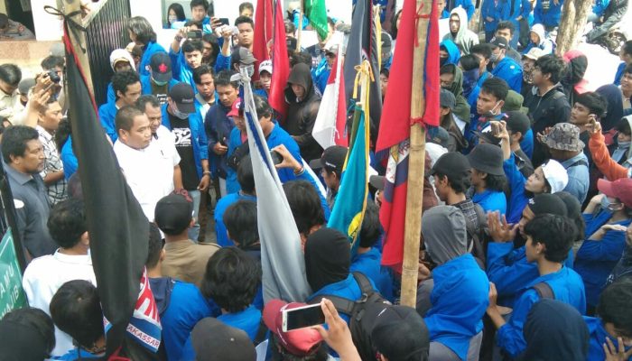 Mahasiswa UKI Paulus Kepung DPRD Sulsel: Kampus Harus Menghormati Kebebasan Berpendapat