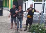 Bhabinkamtibmas Polsek Sinjai Utara Ajak Warganya Bersihkan Masjid