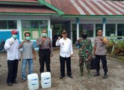 Kapolsek Sinjai Tengah Pantau Kegiatan Penyemprotan Disinfektan di Area Perkantoran