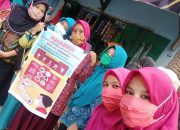 Tim Relawan Covid-19 Bersama TP PKK Sosialisasi dan Bagikan Masker di Desa Palae