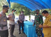 Danyon C Pelopor Himbau Petugas Posko Perketat Pemeriksaan di Perbatasan Sinjai-Bone
