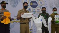 Mabes TNI AD Kembali Serahkan Bantuan APD di Sinjai