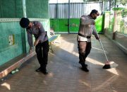 Jumat Bersih, Brimob Yon C Bone Sasar Masjid