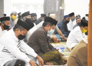 Shalat di Masjid Agung, Bupati Soppeng Terima Daftar Hewan Qurban 1.113 Ekor