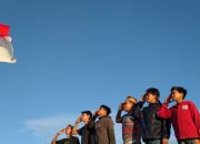 Unik, KT Laskar Baruttung Kibarkan Merah Putih di Gunung Pattiro Lanceng Bone