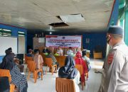 Personil Polsek Sinjai Barat Lakukan Pengamanan Penyerahan Sertifikat PTSL
