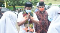 Bupati Soppeng Lepas 10 Santri Ponpes Yasrib Watansoppeng Lanjutkan Pendidikan di Cairo Mesir