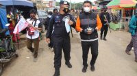 Peringati Hari Pers, DPD JOIN Bone Gandeng Brimob Yon C Bagi-bagi Masker