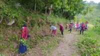 Masyarakat Dusun Tengka Bersama Mahasiswa K3 UMSi Lakukan Baksos Rutin