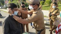 Warga Mulai Kurang Disiplin, Bupati Sinjai Turun Langsung Bagi Masker