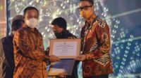 Bupati Sinjai Terima Penghargaan Pinisi Sultan Award 2021