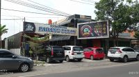 Padang Bulan, Warung Lesehan Dilengkapi Kolam Pancing di Jombang