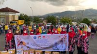 Ketua Dekranasda Kabupaten Soppeng Pimpin Pembagian Sembako