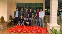 Jiwa Sosial Tinggi, Pemuda Songing Bagi-Bagi Paket Sembako di Bulan Ramadhan