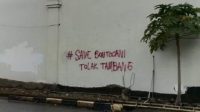 Tolak Tambang Bontocani Tertulis di Tembok Rumah Bupati Bone