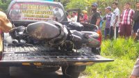 Tidak Kuat Menanjak, Truk Angkut Jagung Terguling dan Timpa Pemotor