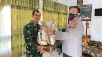 Kapolres Sinjai Beri Bingkisan Lebaran ke Kodim 1424 Sinjai Sebagai Bentuk Kebersamaan