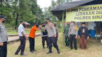 Kapolres Sinjai Kunjungi Posko Mudik, Bagikan Bingkisan Buka Puasa