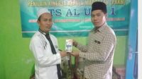 Covid-19 Berdampak Terhadap Pendidikan, FALYASBIR Pamekasan Beri Bantuan Smartphone Gratis