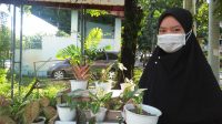 Mengenal Kisah Astuti, Penjual Bunga di Trotoar Samping Rujab Bupati Sinjai