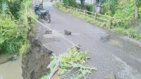 Tergerus Air Sungai, Jembatan di Palattae Bone Terancam Ambruk