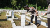 Jelang HUT Bhayangkara, Kapolres Torut Ziarah ke Makam Pahlawan