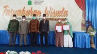 Baznas Sinjai Serahkan Beasiswa Kepada Santri Berprestasi Ponpes Darul Istiqamah Cabang Puce’e