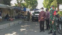 Patroli Datang, Pedagang di Trotoar Pasar Burung Muntilan Kemasi Dagangan