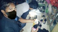 Razia, Polisi di Sinjai Sita Puluhan Botol Miras
