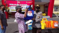 Sebanyak 37 Pedagang Asongan Terima Bantuan Sosial dari Kapolri