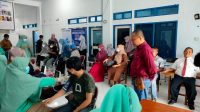 Ratusan Orang Ikuti Suntik Vaksin Covid-19 Tahap II di IAIM Sinjai