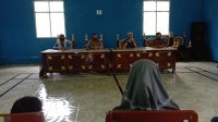 Kapolsek Sinjai Borong Dampingi Penyaluran Bantuan PKH di Desa Batu Belerang