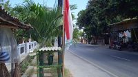 Pasang Umbul-umbul Bendera Merah Putih Sambut HUT Ke-76, Warga Desa Parsang: Penghormatan Pada Leluhur