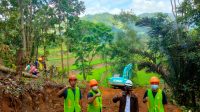 Ada Perbaikan, Akses Jalan penghubung Desa Turungan Baji-Terasa Ditutup Sementara