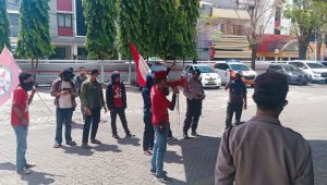 Aliansi Mahasiswa Bersatu Demo di Kantor BRI Makassar, Ini Tuntutannya