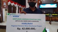 Terima Santunan BPJS Ketenagakerjaan, Warga Sinjai Selatan Ini Bersyukur