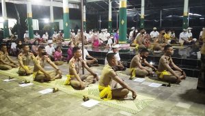 Taruna Akademi Militer Rayakan Hari Raya Pagerwesi