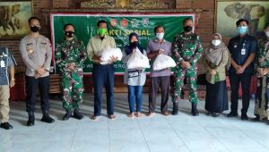 Adakan Baksos, TMMD Sengkuyung III TA 2021 Bagikan Paket Sembako