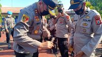 Kapolres Sinjai Periksa Senjata Api Personelnya