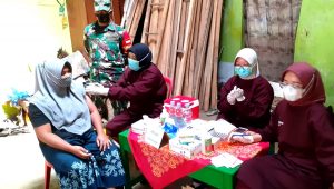 Danramil Secang Dukung Vaksin Dosis Pertama di Donorojo, Tetap Patuhi Prokes