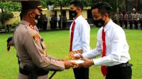 Kapolres Magelang Beri Reward Kepada Empat Anggota Berprestasi