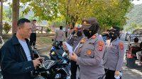 Cegah Covid-19, Srikandi Polres Gorontalo Kota Bagi Masker Gratis