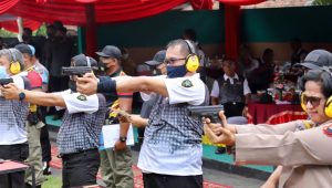 Irjen Ahmad Luthfi Lepaskan Tembakan, Puluhan Balon di Pasadena Beterbangan